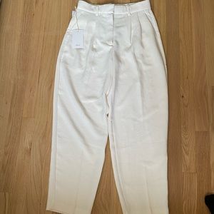 NWT Aritzia carrot Wilfred Pants